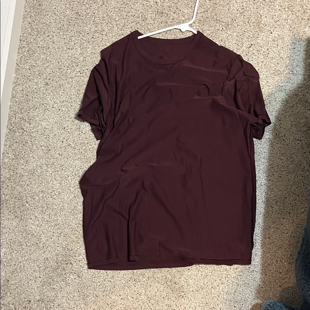 lululemon athletica Men's Burgundy Short Sleeve Tee